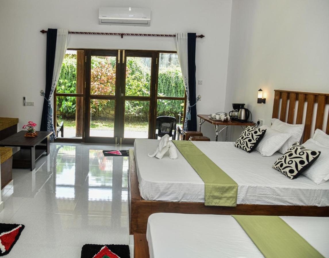 Clay House Hotel Udawalawe Bagian luar foto