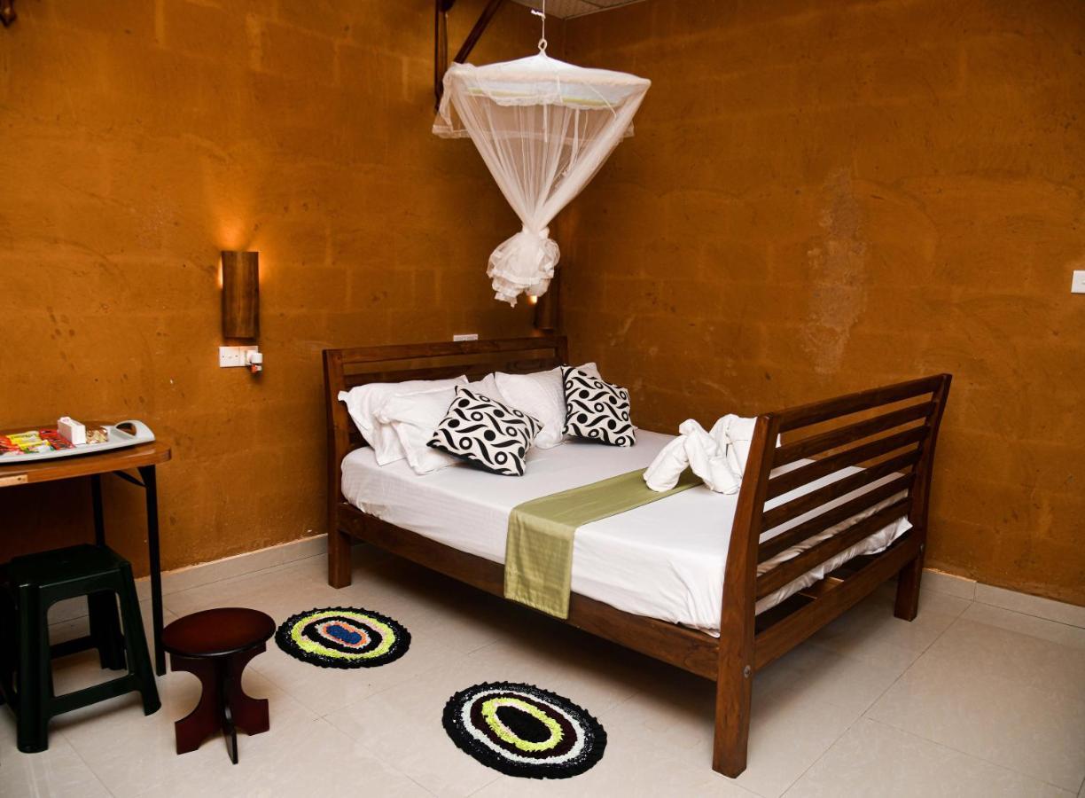 Clay House Hotel Udawalawe Bagian luar foto
