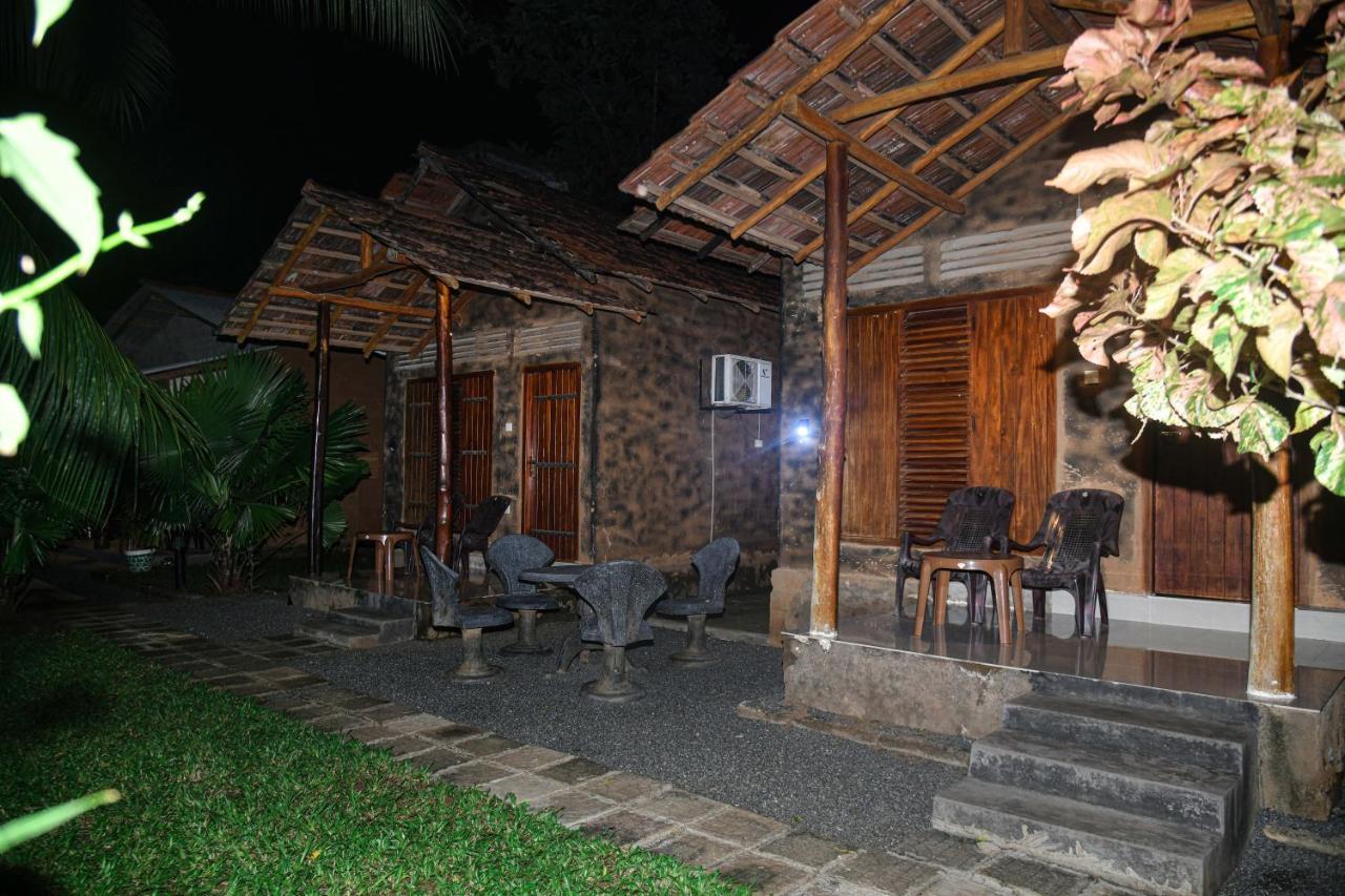 Clay House Hotel Udawalawe Bagian luar foto