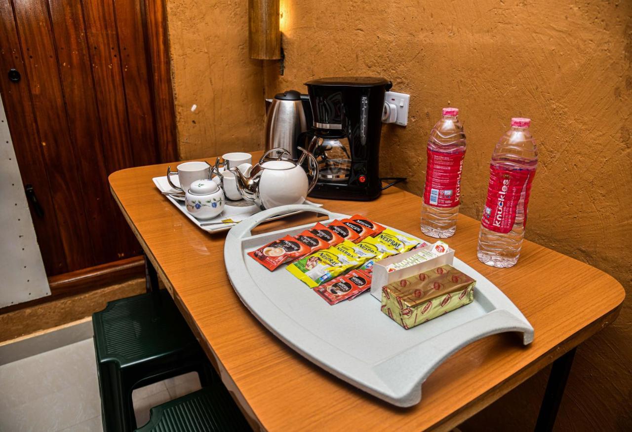 Clay House Hotel Udawalawe Bagian luar foto