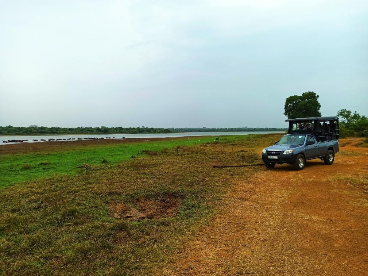 Clay House Hotel Udawalawe Bagian luar foto